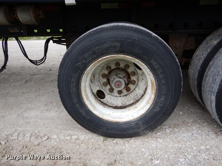 image for item DE8342 2002 Utility side curtain dry van trailer