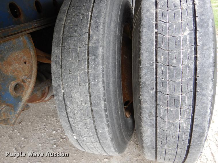 image for item DE8342 2002 Utility side curtain dry van trailer