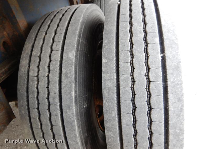 image for item DE8342 2002 Utility side curtain dry van trailer