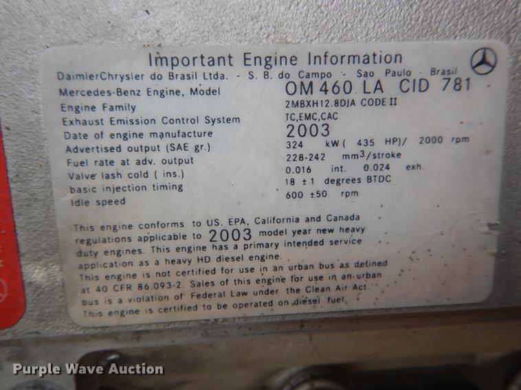 image for item DE8411 2004 Freightliner Columbia semi truck