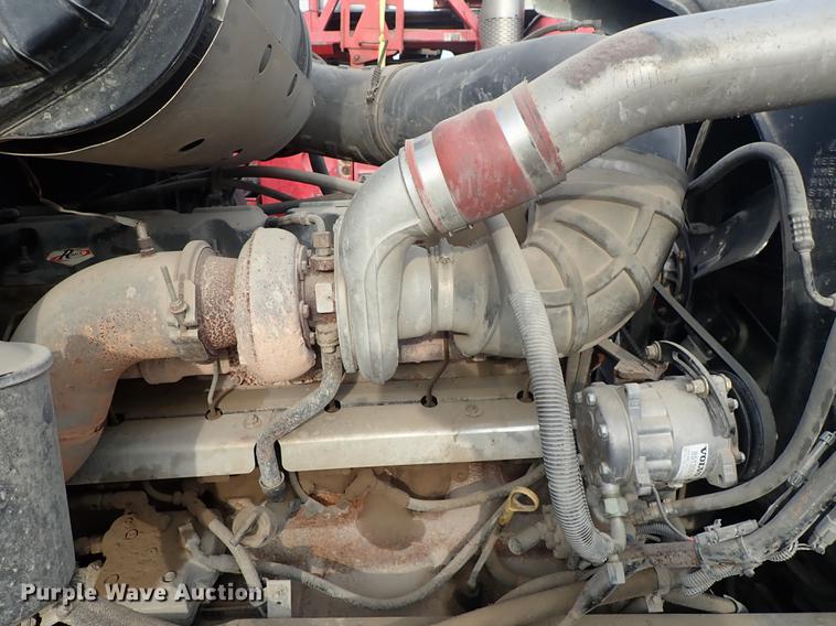 image for item DF1114 2002 Mack CH613 semi truck