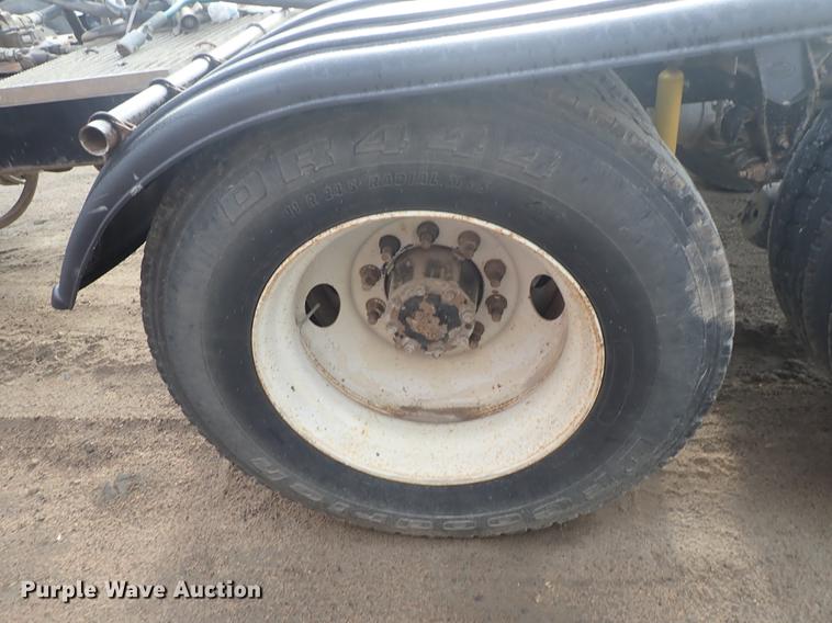 image for item DF1114 2002 Mack CH613 semi truck