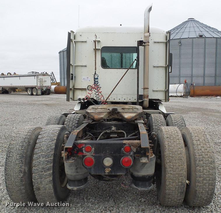 image for item DF7275 2000 Freightliner Century Class semi truck