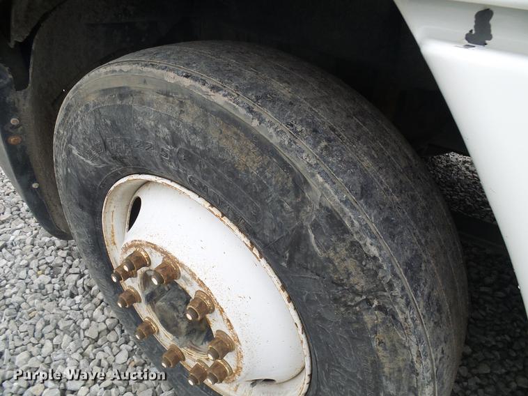 image for item DF7275 2000 Freightliner Century Class semi truck