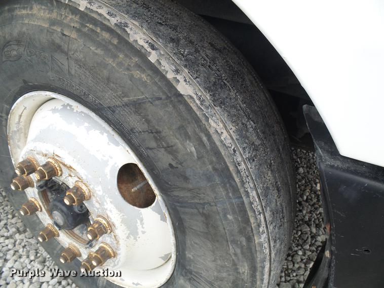 image for item DF7275 2000 Freightliner Century Class semi truck