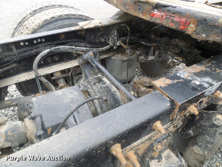 image for item DF7275 2000 Freightliner Century Class semi truck