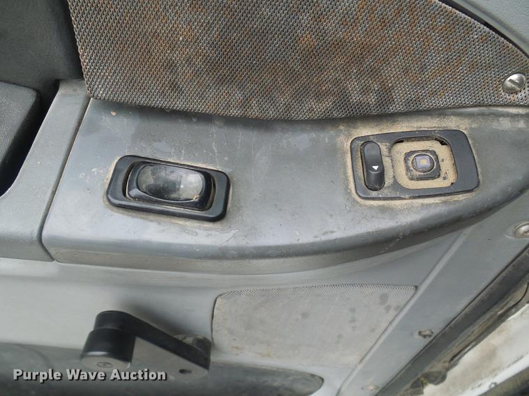 image for item DF7275 2000 Freightliner Century Class semi truck