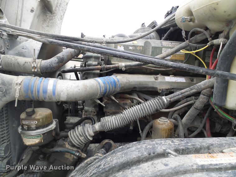 image for item DF7275 2000 Freightliner Century Class semi truck