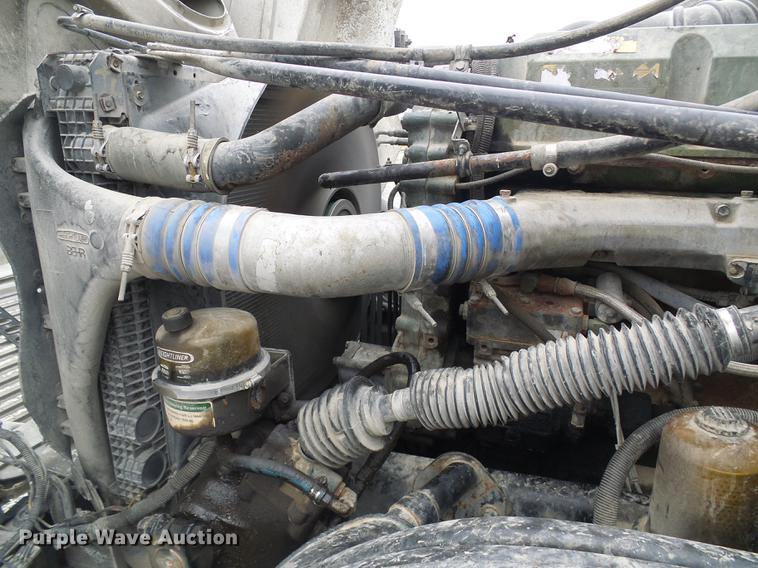 image for item DF7275 2000 Freightliner Century Class semi truck