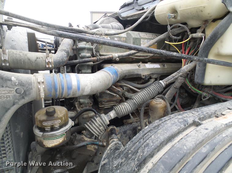 image for item DF7275 2000 Freightliner Century Class semi truck