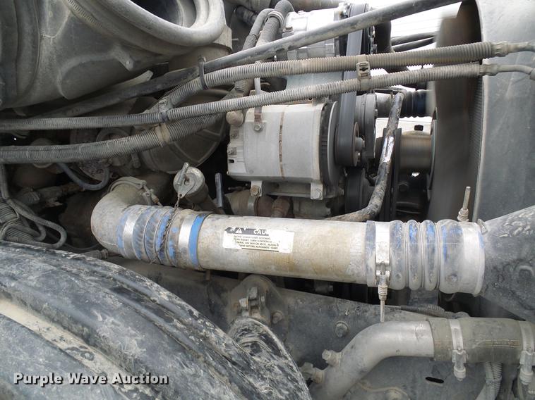 image for item DF7275 2000 Freightliner Century Class semi truck