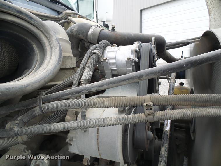 image for item DF7275 2000 Freightliner Century Class semi truck