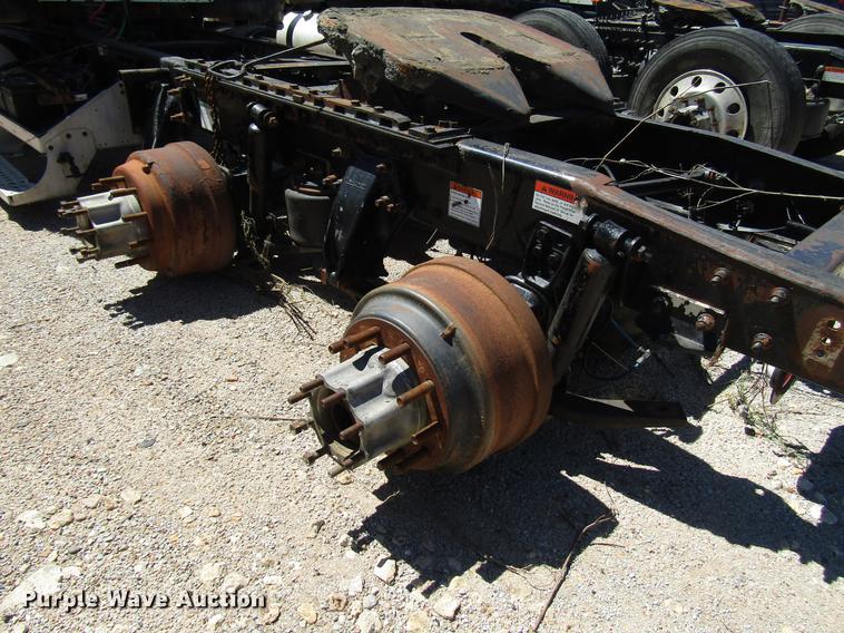 image for item DF8072 2004 Freightliner Columbia semi truck