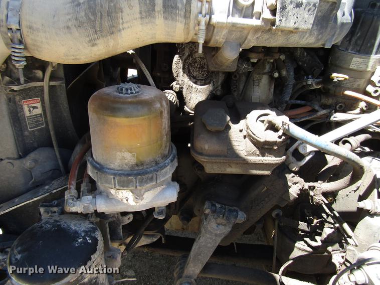 image for item DF8073 2011 Freightliner Cascadia semi truck