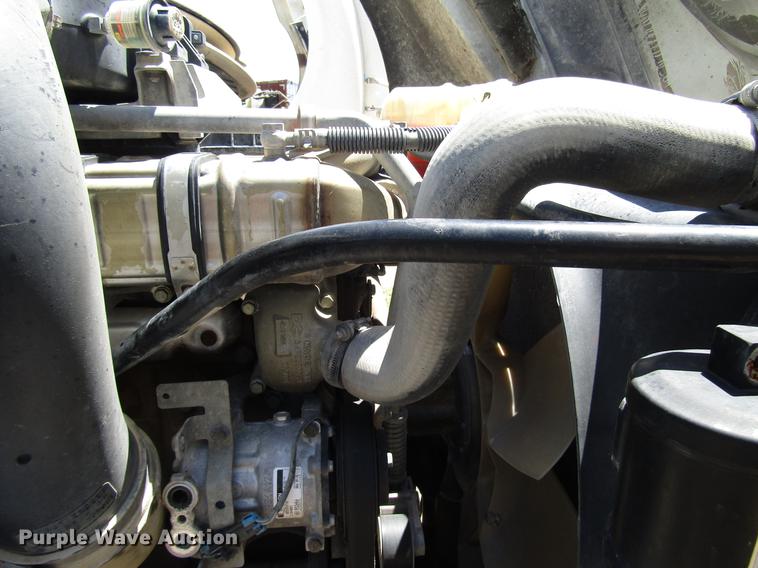 image for item DF8073 2011 Freightliner Cascadia semi truck