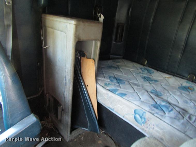 image for item DF8075 1997 Freightliner FLD semi truck