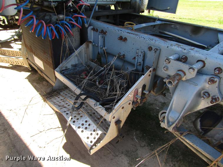 image for item DF8075 1997 Freightliner FLD semi truck