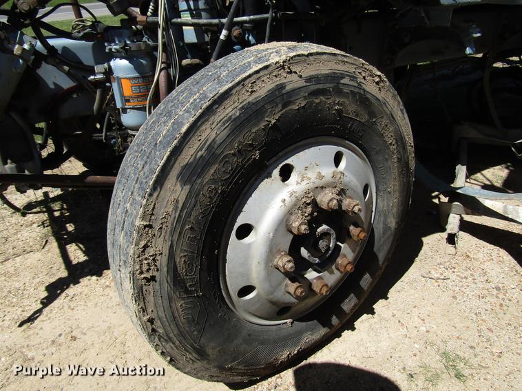 image for item DF8075 1997 Freightliner FLD semi truck