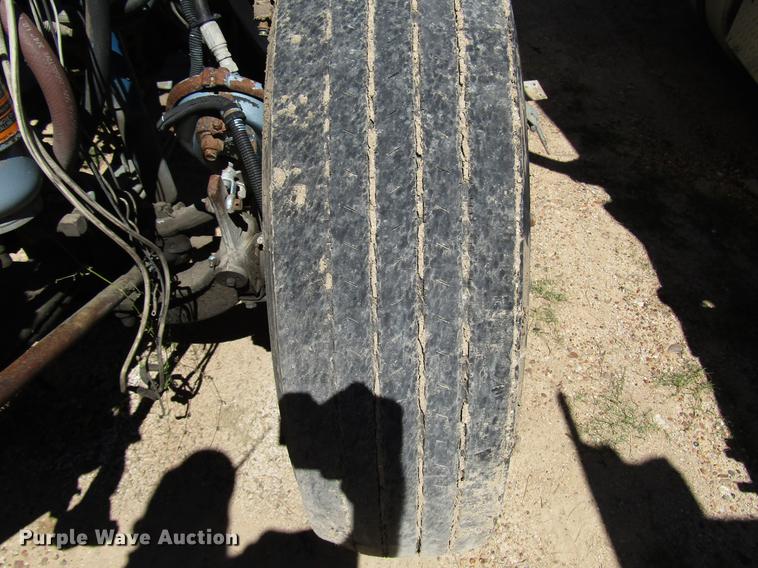 image for item DF8075 1997 Freightliner FLD semi truck