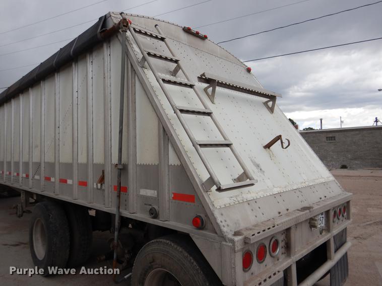 image for item DG5785 2003 Corn Husker 800 double hopper bottom grain trailer