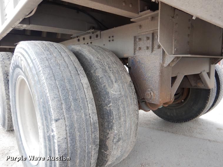 image for item DG5785 2003 Corn Husker 800 double hopper bottom grain trailer