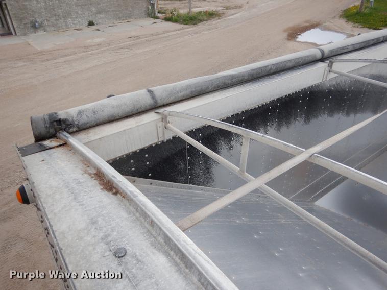 image for item DG5785 2003 Corn Husker 800 double hopper bottom grain trailer