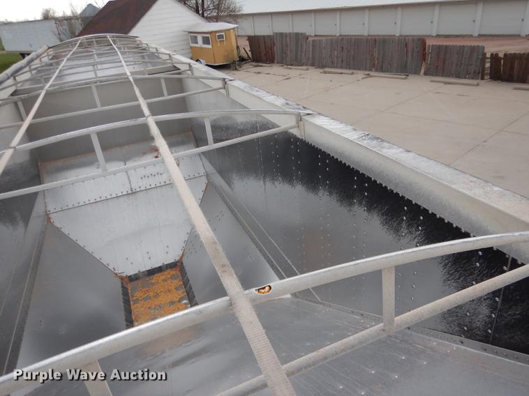 image for item DG5785 2003 Corn Husker 800 double hopper bottom grain trailer