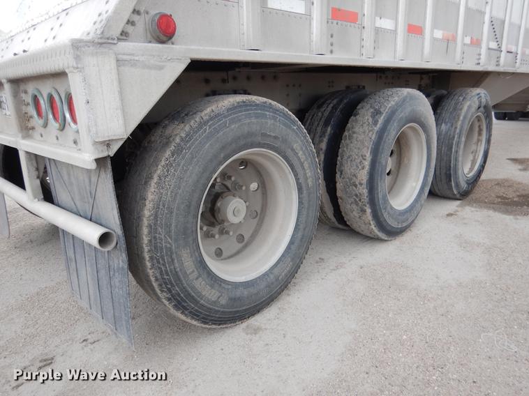 image for item DG5785 2003 Corn Husker 800 double hopper bottom grain trailer