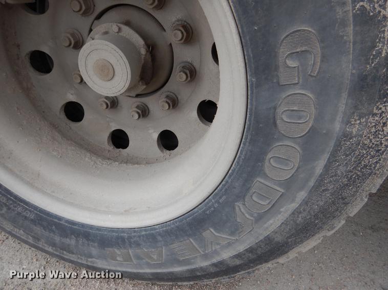 image for item DG5785 2003 Corn Husker 800 double hopper bottom grain trailer