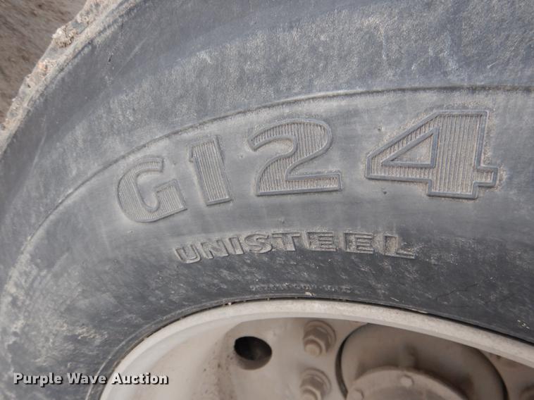 image for item DG5785 2003 Corn Husker 800 double hopper bottom grain trailer