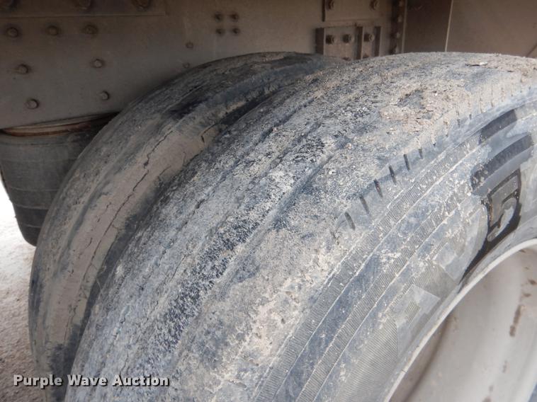 image for item DG5785 2003 Corn Husker 800 double hopper bottom grain trailer