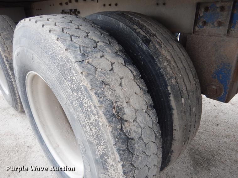 image for item DG5785 2003 Corn Husker 800 double hopper bottom grain trailer