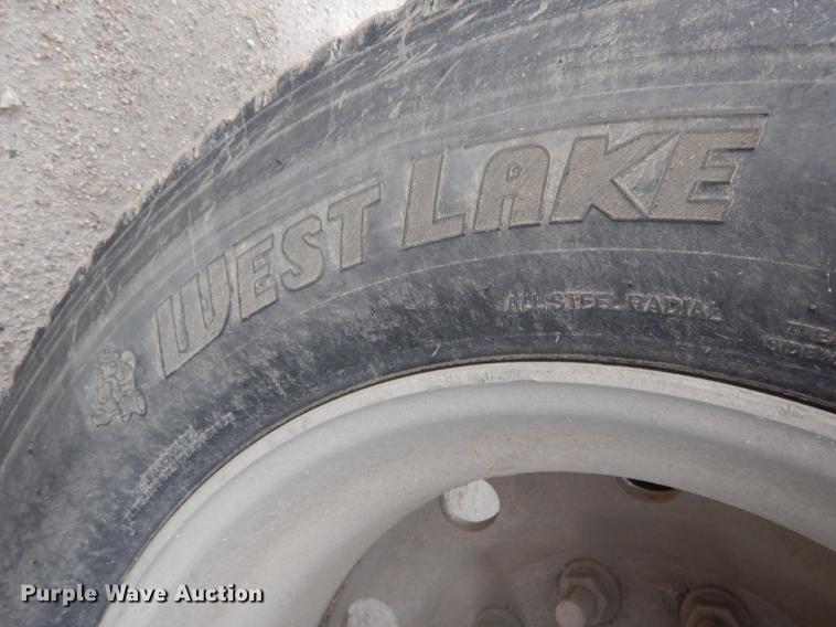 image for item DG5785 2003 Corn Husker 800 double hopper bottom grain trailer