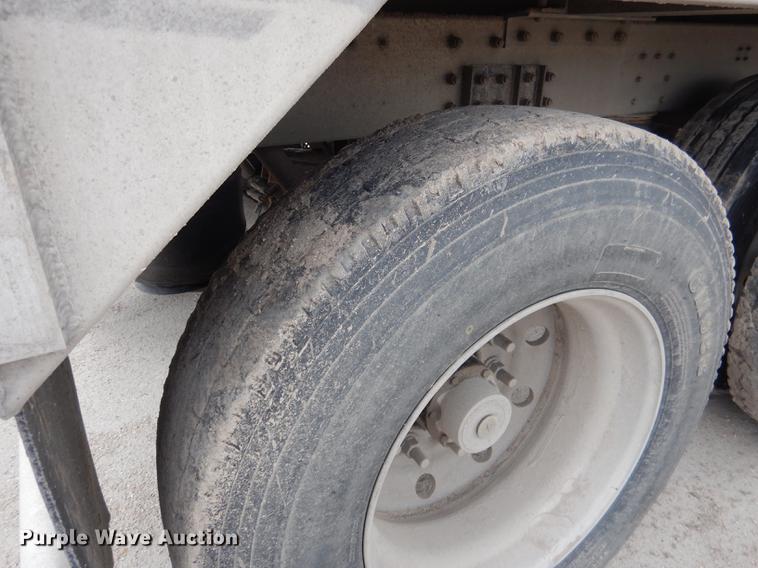 image for item DG5785 2003 Corn Husker 800 double hopper bottom grain trailer