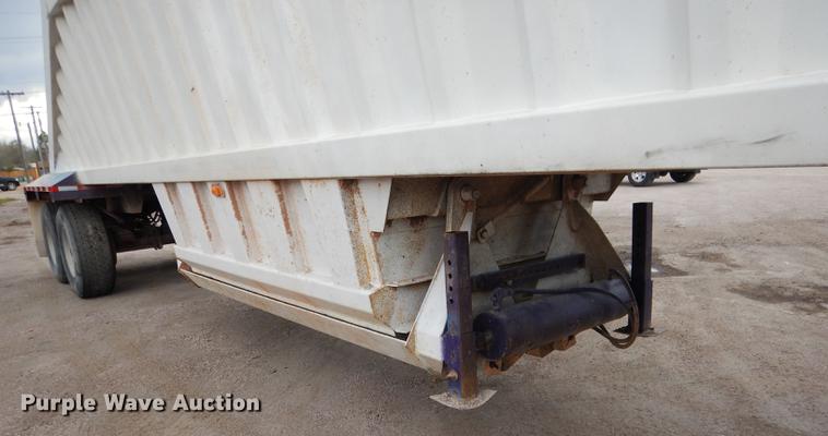 image for item DG5786 2008 CTS BDT-40 bottom dump trailer