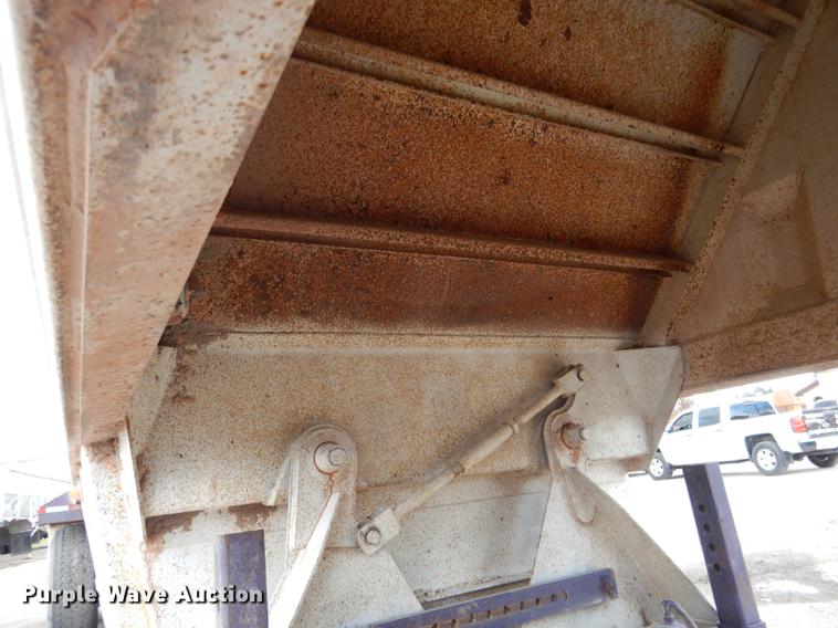 image for item DG5786 2008 CTS BDT-40 bottom dump trailer