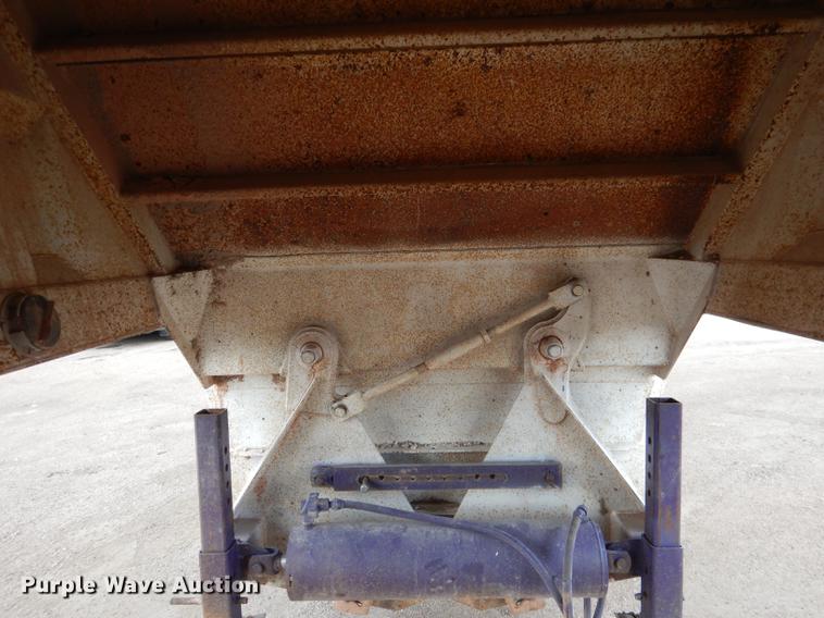 image for item DG5786 2008 CTS BDT-40 bottom dump trailer