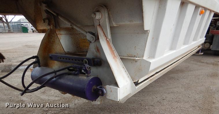 image for item DG5786 2008 CTS BDT-40 bottom dump trailer