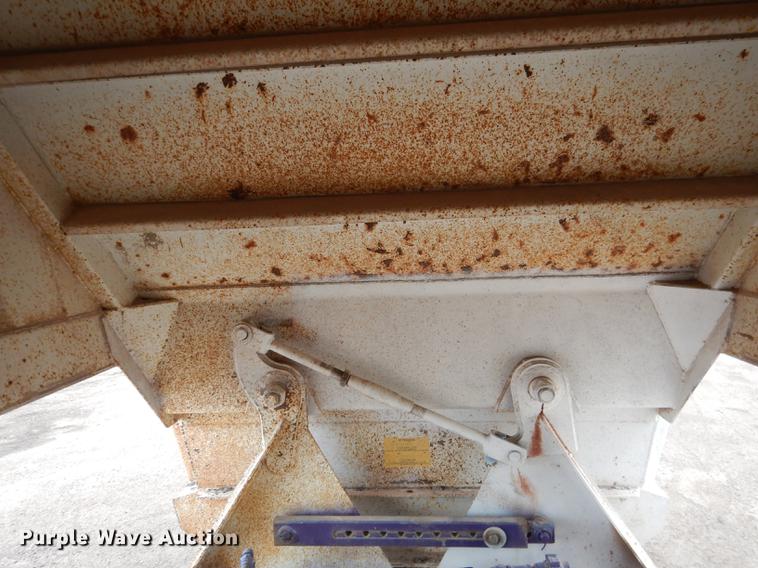 image for item DG5786 2008 CTS BDT-40 bottom dump trailer