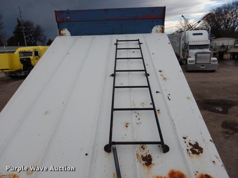 image for item DG5786 2008 CTS BDT-40 bottom dump trailer