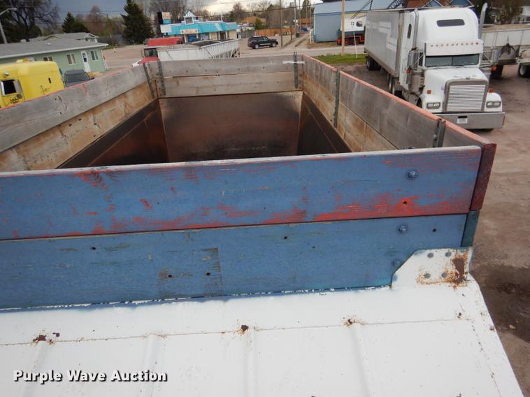 image for item DG5786 2008 CTS BDT-40 bottom dump trailer