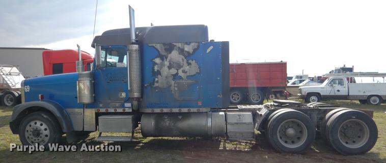 image for item DG5787 2007 Freightliner Classic XL semi truck