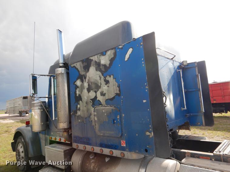 image for item DG5787 2007 Freightliner Classic XL semi truck