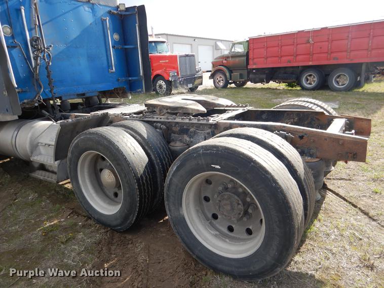 image for item DG5787 2007 Freightliner Classic XL semi truck