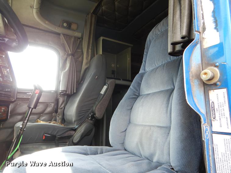 image for item DG5787 2007 Freightliner Classic XL semi truck