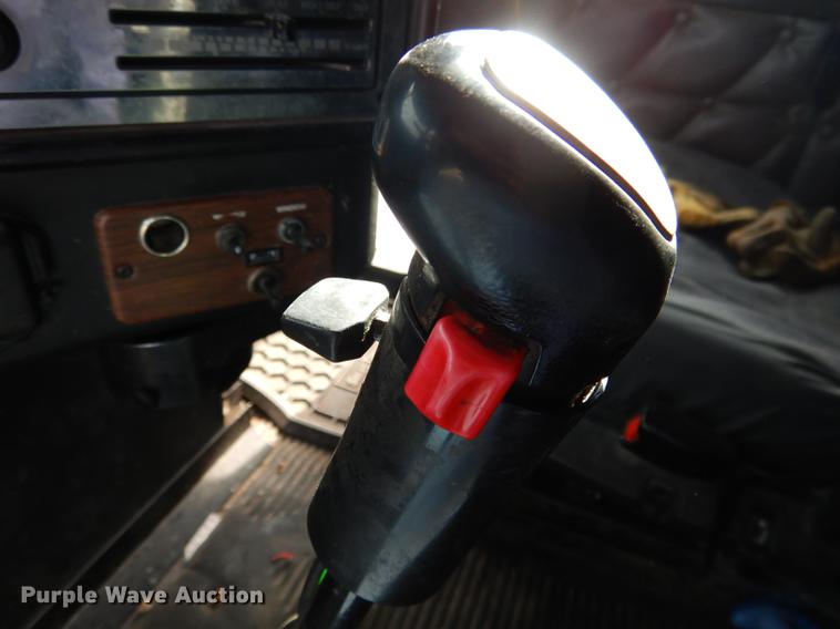 image for item DG5787 2007 Freightliner Classic XL semi truck