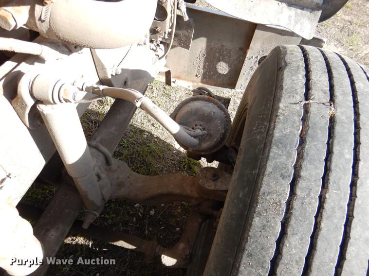 image for item DG5787 2007 Freightliner Classic XL semi truck