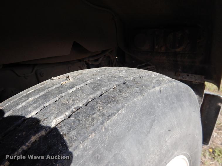 image for item DG5787 2007 Freightliner Classic XL semi truck