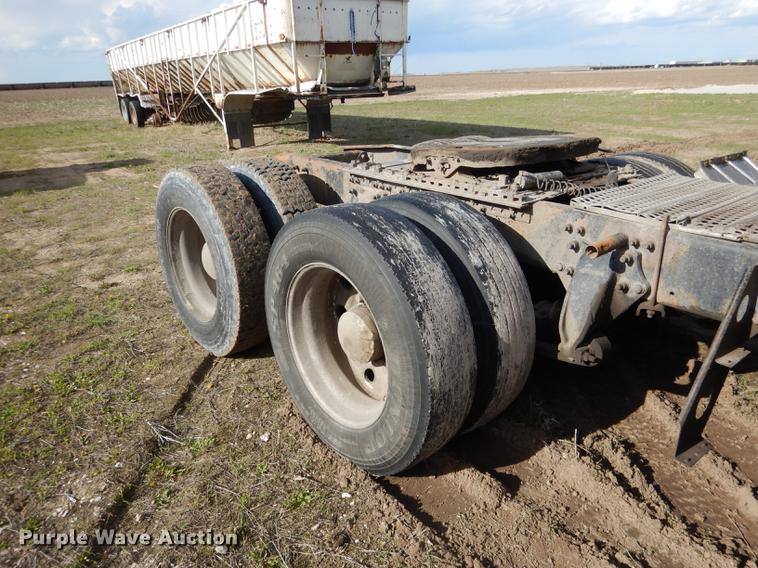 image for item DG5787 2007 Freightliner Classic XL semi truck