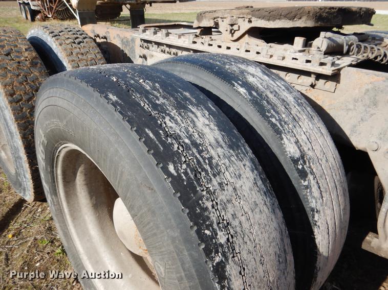 image for item DG5787 2007 Freightliner Classic XL semi truck